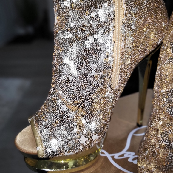 Sparkling Gold Sequin Platform Heels - Picture 5 of 11